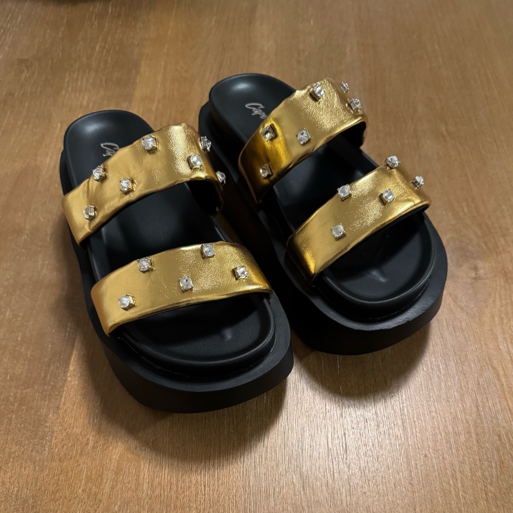 Women’s Cape Robbin Gema Platform Sandals - Picture 2 of 5